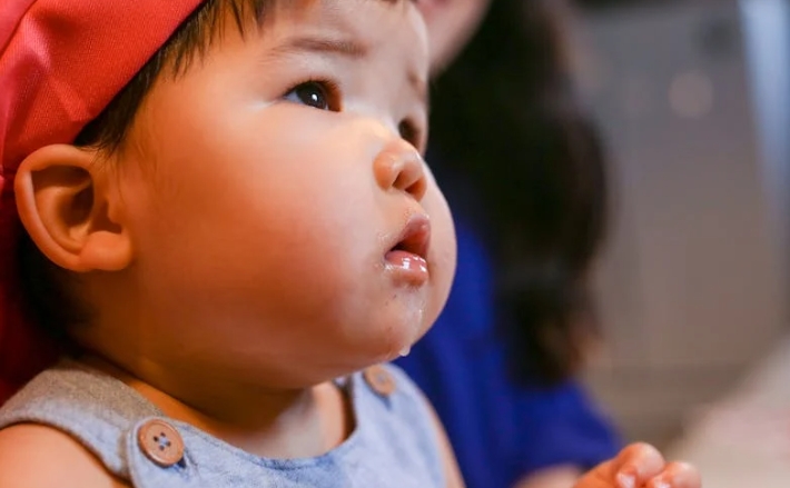 【夢占い】痰を吐く夢の意味44選