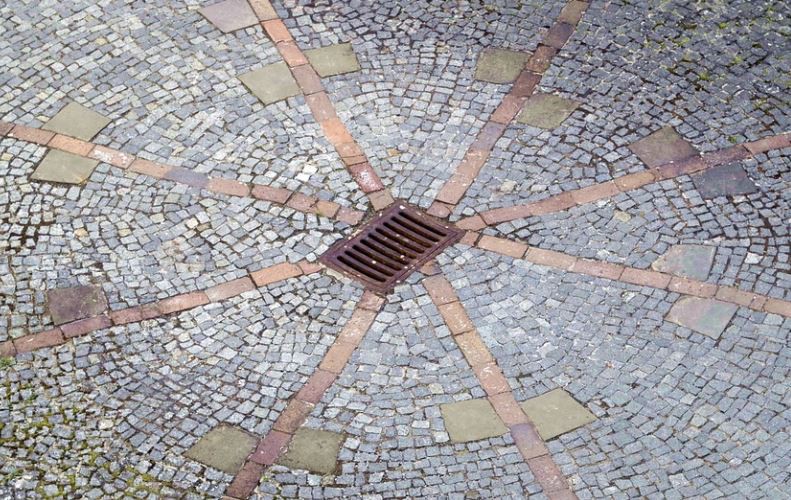 【夢占い】下水道の夢の意味 11 選