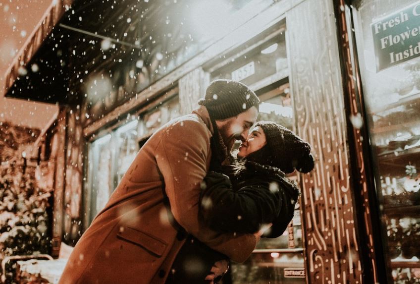 【夢占い】キスの夢の意味 12 選