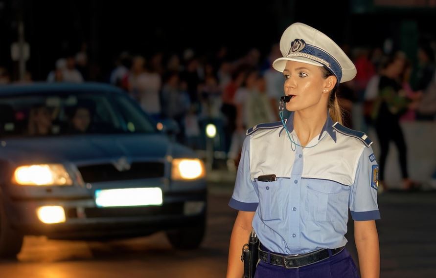 【夢占い】口笛を吹く夢の意味 15 選