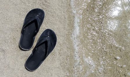 【夢占い】スリッパの夢の意味 18 選