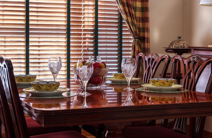 【夢占い】食べる夢の意味 13 選