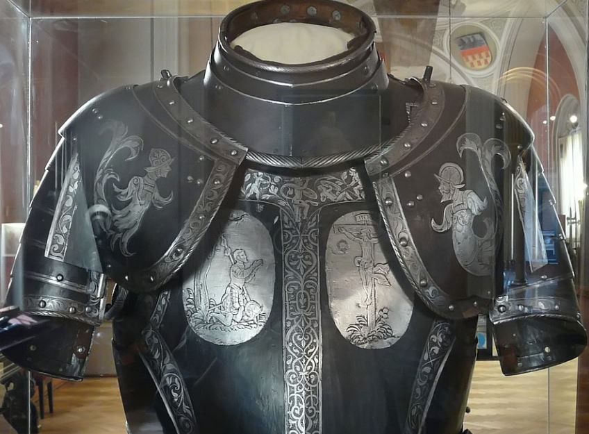 【夢占い】鎧の夢の意味 8 選