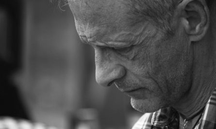 【夢占い】亡くなった祖父の夢の意味 16 選