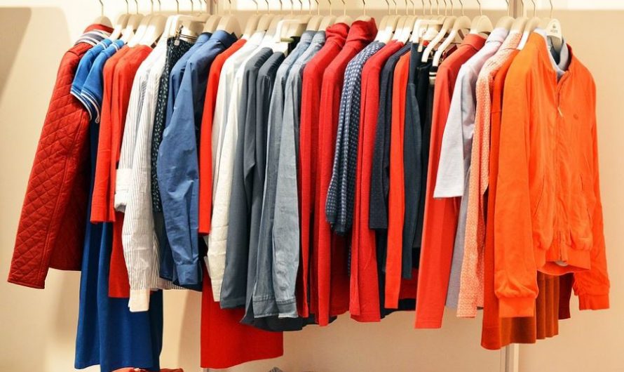 【夢占い】服を買う夢の意味 11 選