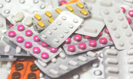 【夢占い】薬局の夢の意味 8 選