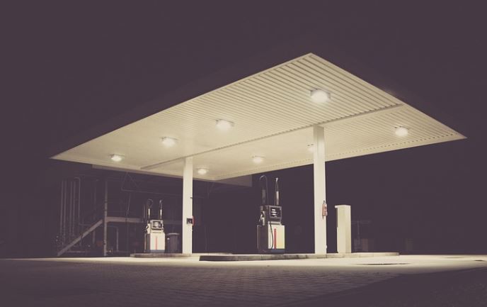 【夢占い】ガソリンスタンドの夢の意味 9 選