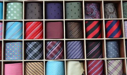 【夢占い】ネクタイの夢の意味 14 選