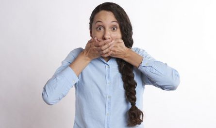 【夢占い】口から出血する夢の意味 13 選