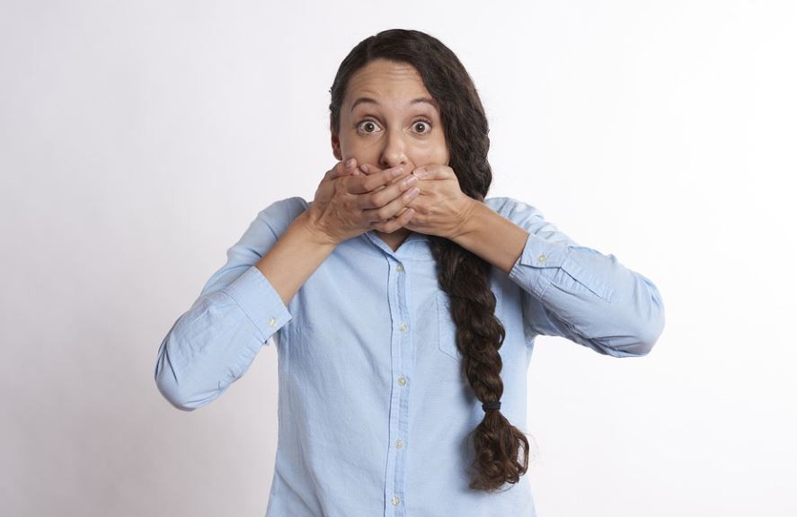 【夢占い】口から出血する夢の意味 13 選