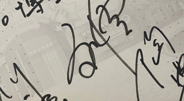 【夢占い】署名を受け取る夢の意味 14 選