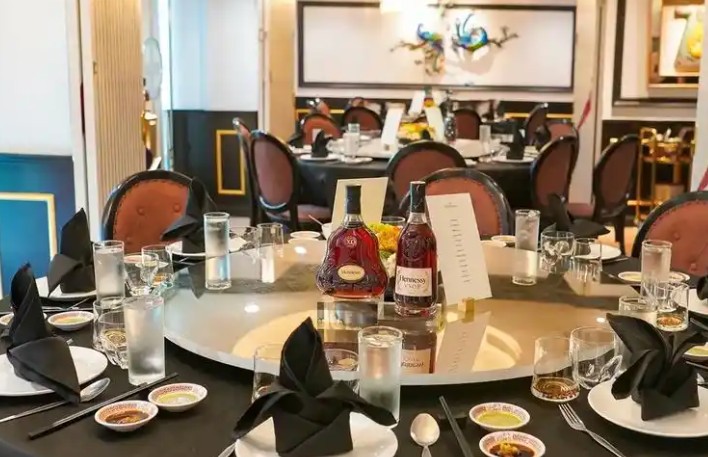 【夢占い】カクテルパーティーの夢の意味 18 選