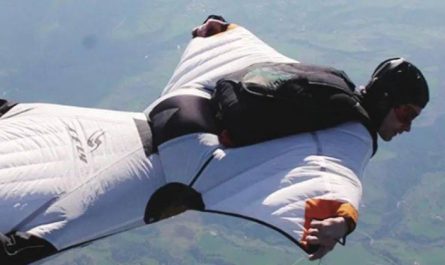 【夢占い】飛ぶ夢の意味 18 選