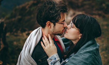 【夢占い】元恋人と再会する夢の意味 22 選