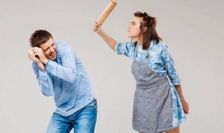 【夢占い】夫を叩く夢の意味 20 選