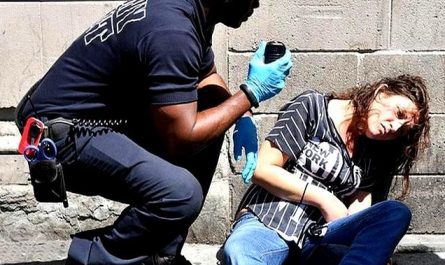 【夢占い】夫に殴られる夢の意味 9 選