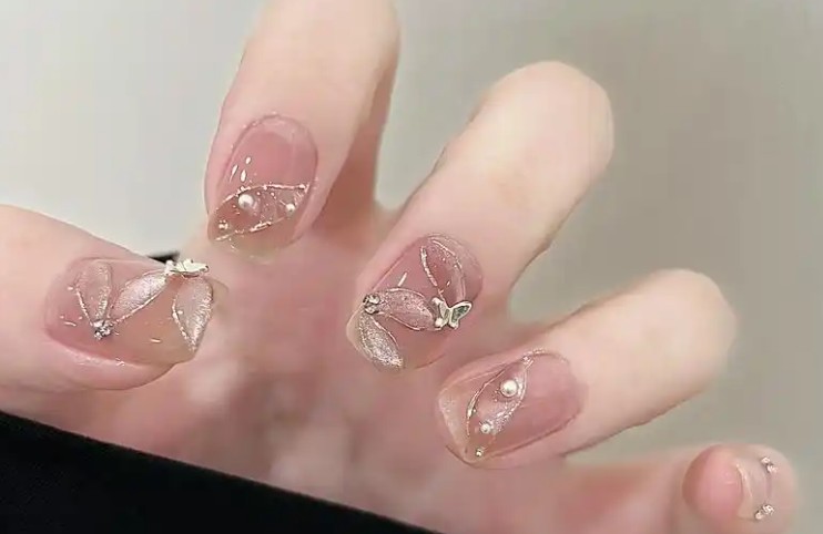 【夢占い】爪の夢の意味 8 選