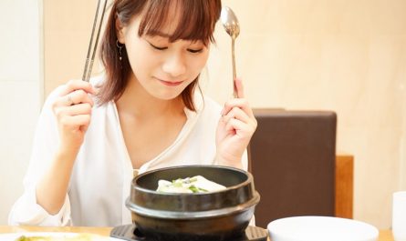 【夢占い】元恋人と一緒に食事をする夢の意味 10 選