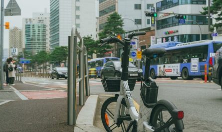 【夢占い】バス停の夢の意味 27 選