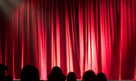 【夢占い】カーテンの夢の19の解釈