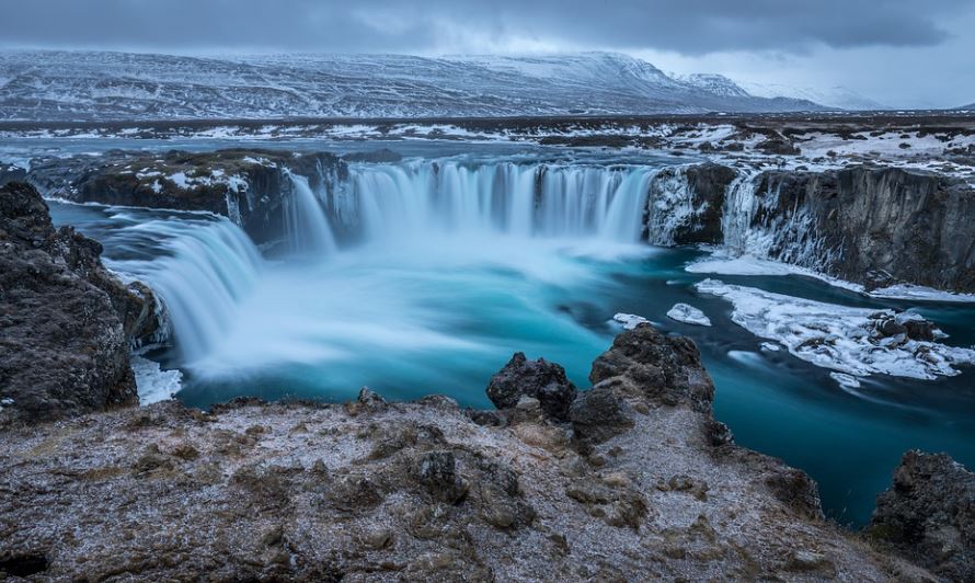 【夢占い】滝を夢に見るということはどういう意味でしょうか？関連する19の解釈
