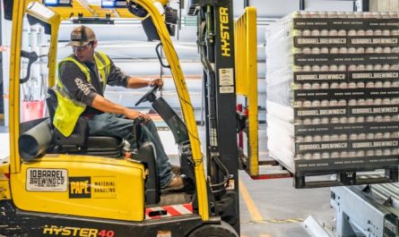 【夢占い】フォークリフトに乗る夢の9つの解釈