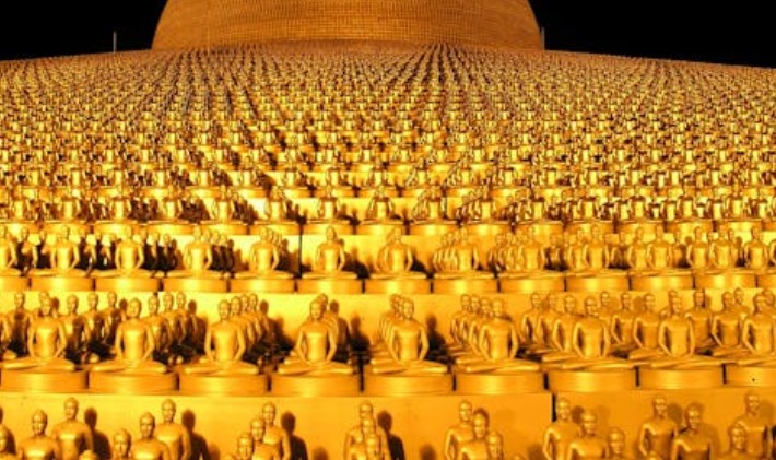 【夢占い】寺院で頭を下げる夢の解釈20選