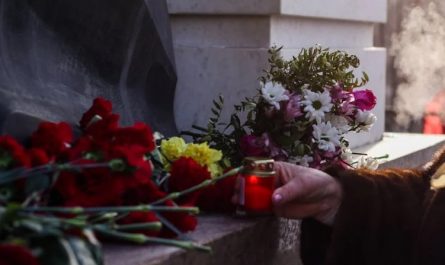 【夢占い】親しい友人の死の夢の19の解釈