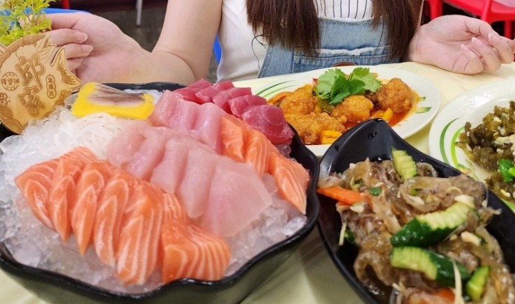 【夢占い】鮭の刺身を食べる夢の17の解釈