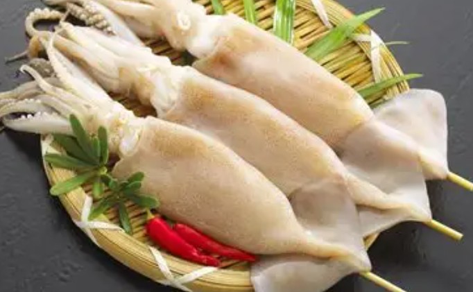 【夢占い】イカの刺身を食べる夢の9つの解釈