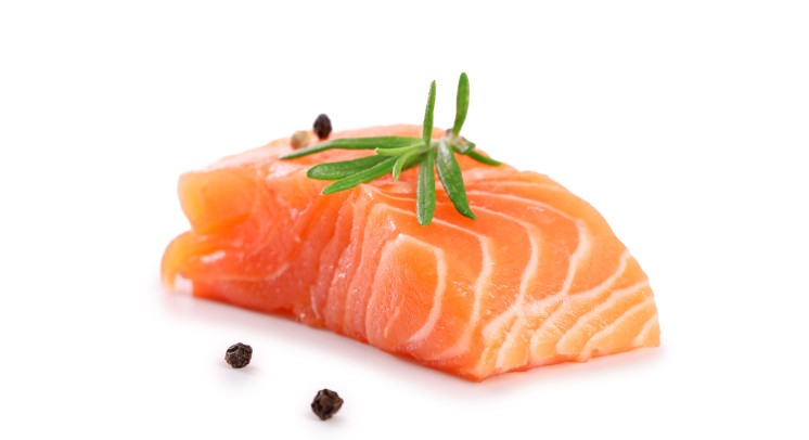 【夢占い】鮭を食べる夢の9つの解釈