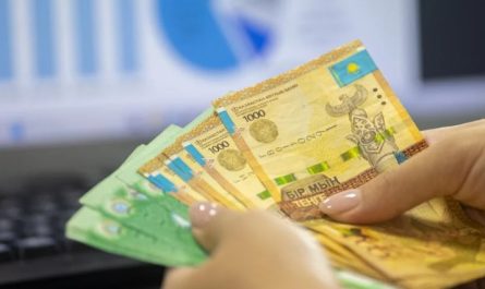 【夢占い】お金を拾う夢の15の解釈
